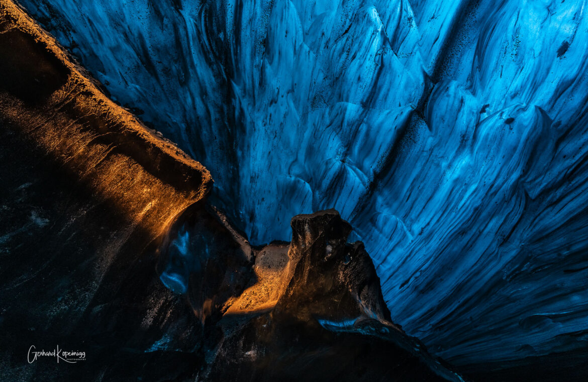 Südisland 2022-Farborkan in der Eishöhle